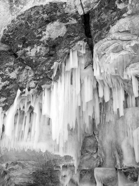 stone - © Maud Rémy-Lonvis