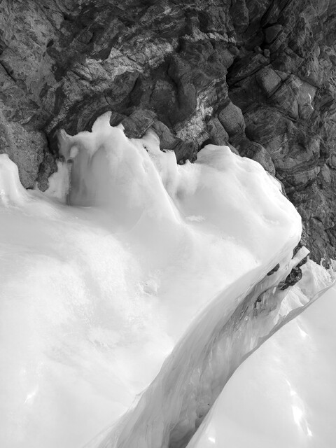 stone - © Maud Rémy-Lonvis